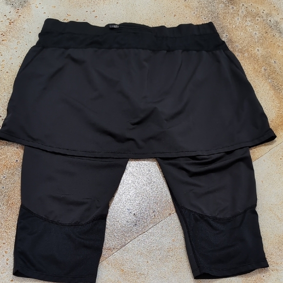 REI | Dark Charcoal Skirted Leggings 17" Inseam 3/4 Length Size L - Picture 6 of 8
